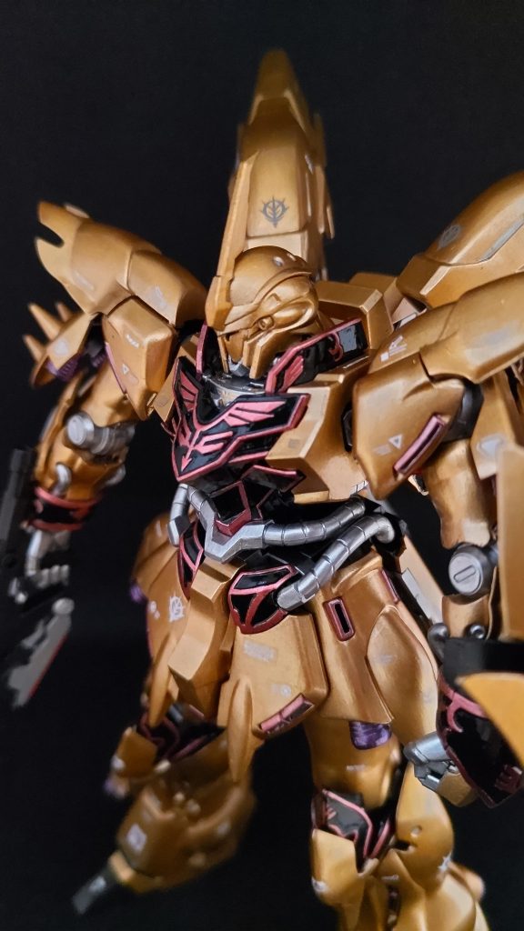 今回はとにかくうまくいかないことが多かったです💦水性ホビーカラーのゴールドにシルバーを少し足してみましたが、仕上げにつや消しトップコートを塗ると斑が浮き出てめちゃめちゃ汚くなってしまい…結局クリアーで仕上げをしました。それはそれで良い感じになったのでいいのですが…どうしてそうなったのかわかりません。