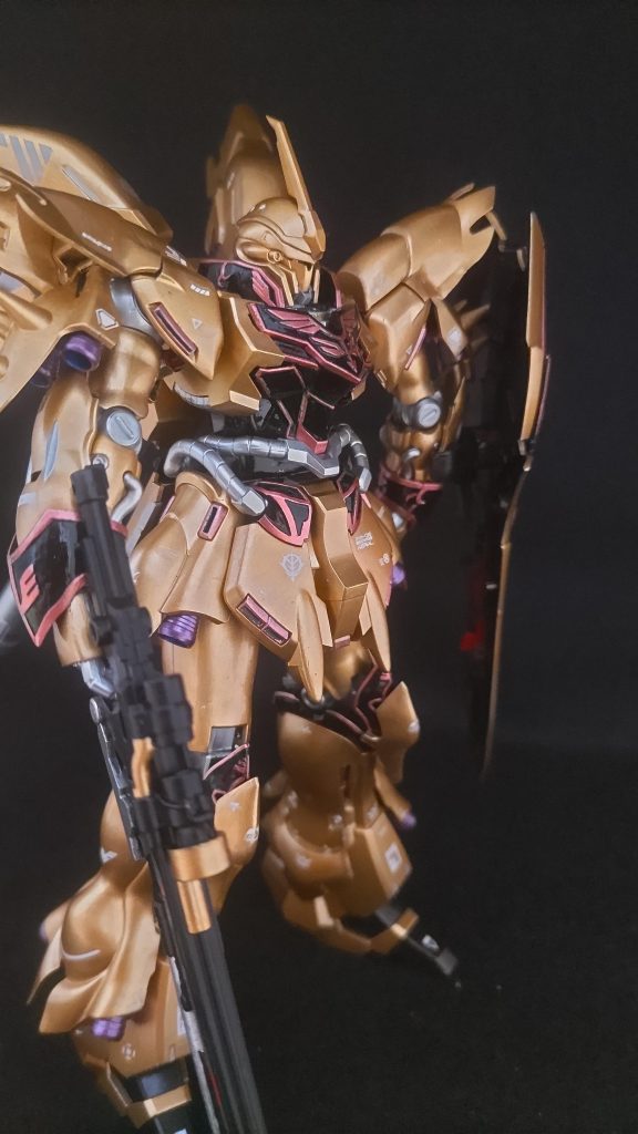 エングレービングを初めてやりましたが、まずエナメルの黒が思うように綺麗に塗れない💦こういうものなのでしょうか?難しかった💦また、エングレービングでエナメルを落とすのに百均の綿棒を使ったのですがシールドが細かく難しい💦後で模型店でもっと細くて使いやすそうな綿棒を見つけ後悔しました…