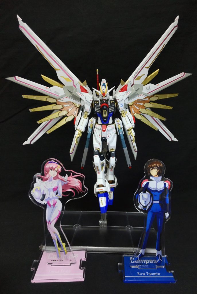 最後は、キラとラクスのアクスタと撮影。高いから見もしませんでしたが、メタルロボット魂、どれだけの人がマイフリに出来たのか🤔？、別売りって鬼ですね。最後まで見て頂いきありがとうございました。