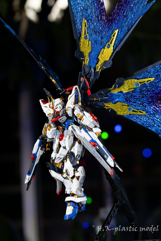 左下側ウイングに取り付けた光の翼の白化が目立ちます💦