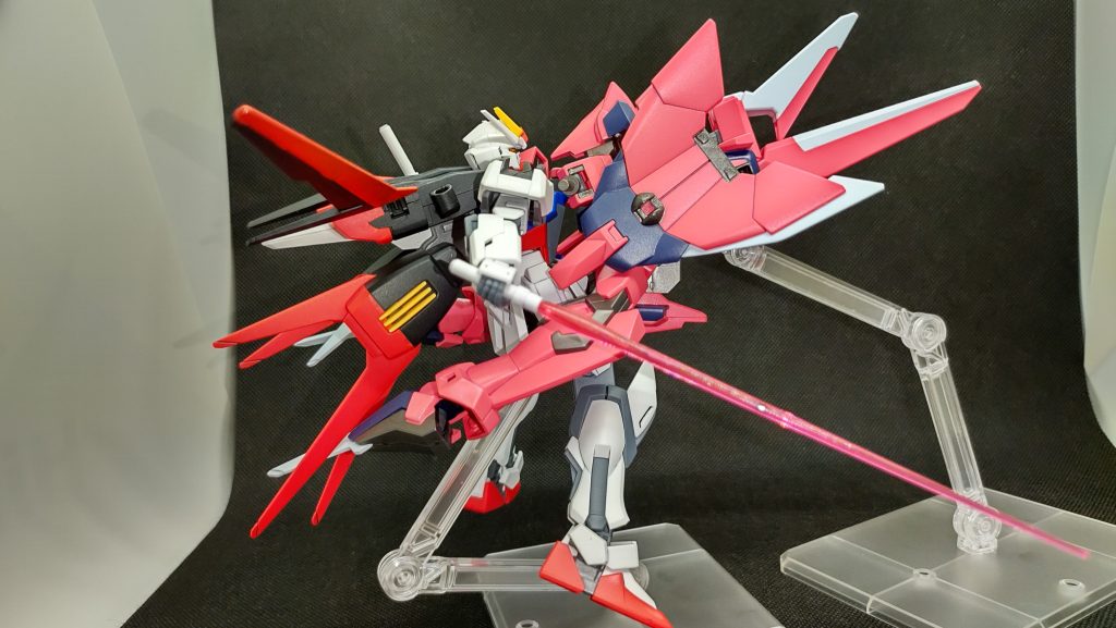 で、イージスがスキュラで組み付いてからの自爆ドッカン。ここは閃光の痛み分け？