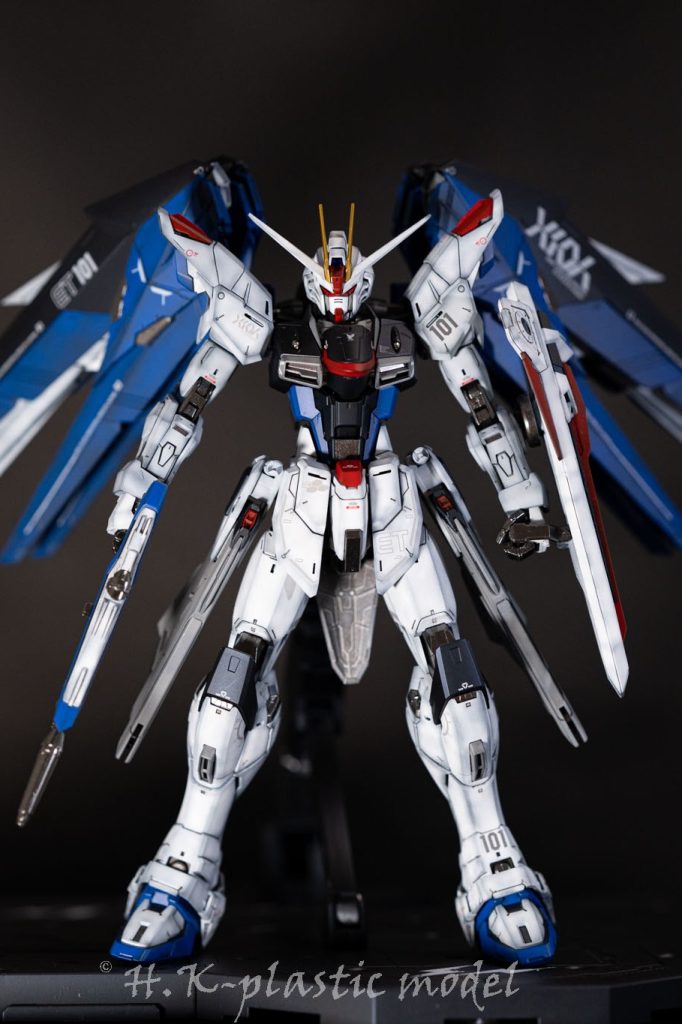 顔の頬下を少し削る事で自分好みのガンダムフェイスにしました🤩