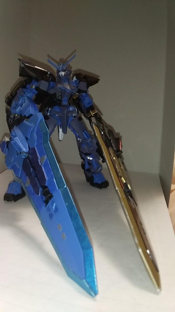 没案です。大剣2本しようと思ったが…ポージングに支障が出るのであっけなくお蔵入りした姿です