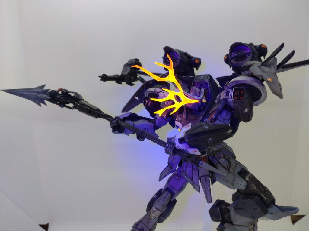 眼光エフェクトも作ってみました。片目を失ってもまだ殺気に満ちているイメージです!