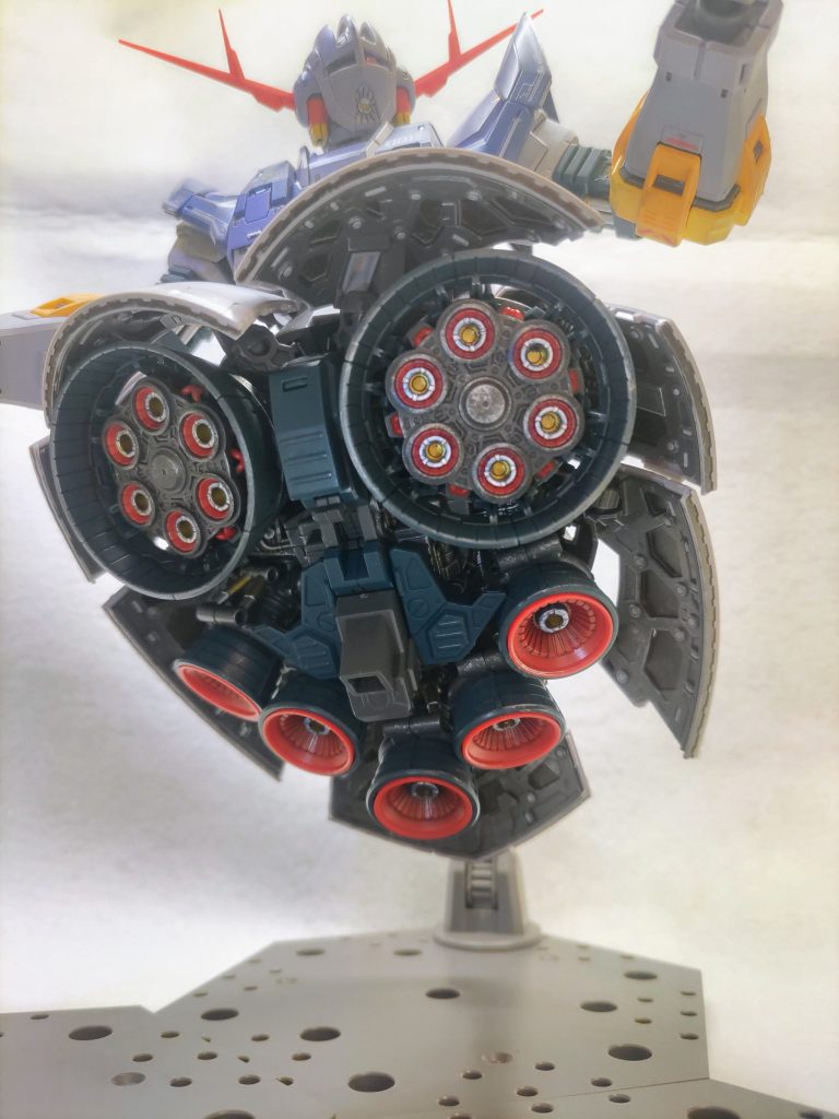 モールドビッシリのスカート内側はドライブラシのやりがいがありました。