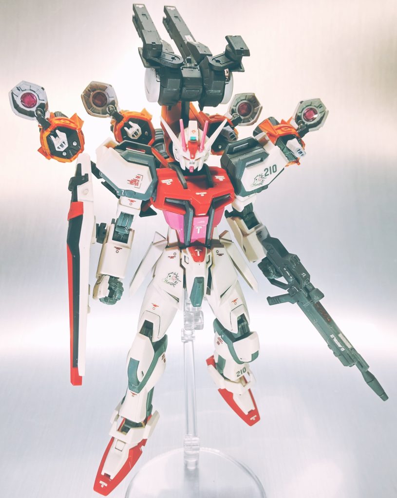 背中の2門は市販武器とジャンクででっち上げです。砲塔の前向き展開は出来そうですがこの位置で満足して動かしてません。