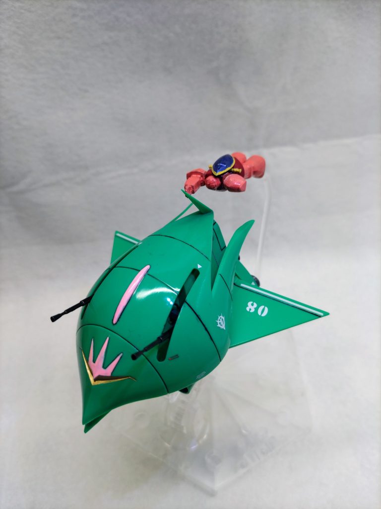 付属ミニゲルググは地獄の塗装でした(zaku-kao9)とてもアップには耐えられません。