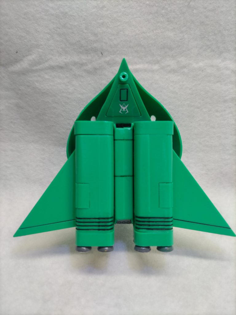 こっそり推し大佐のエンブレムを入れるララァ(zaku-kao6)