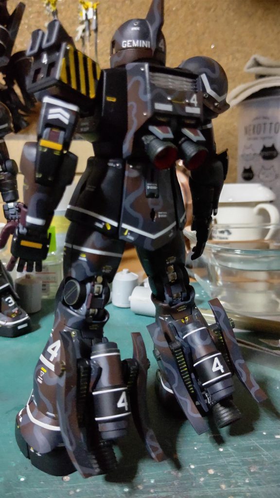 4号機のバックビュー。とにかく左右対称にこだわって作りました( ・ω・)ノ。