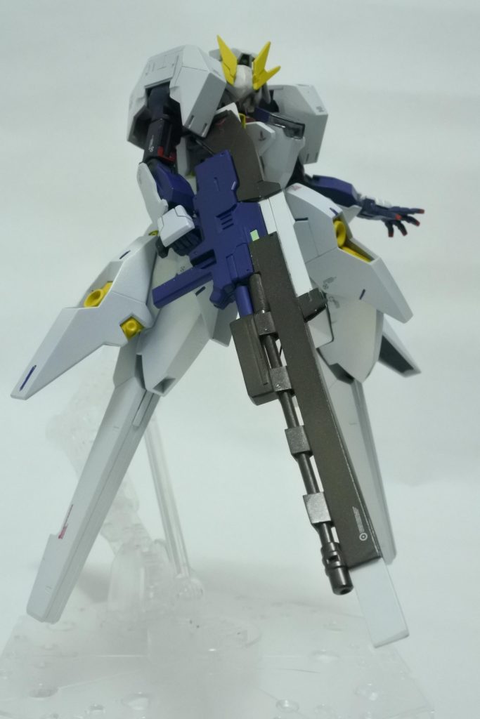 ガンヴォルヴァのビームカービンを基部としたロングブレードビームライフルを作成。取り外し可能です。武装のフルスクラッチは本当にまだまだ技術がたりません。