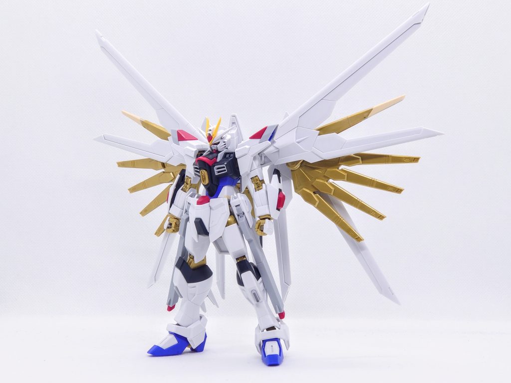 プラウドディフェンダー翼の一部をパテで2cm延長しました。 