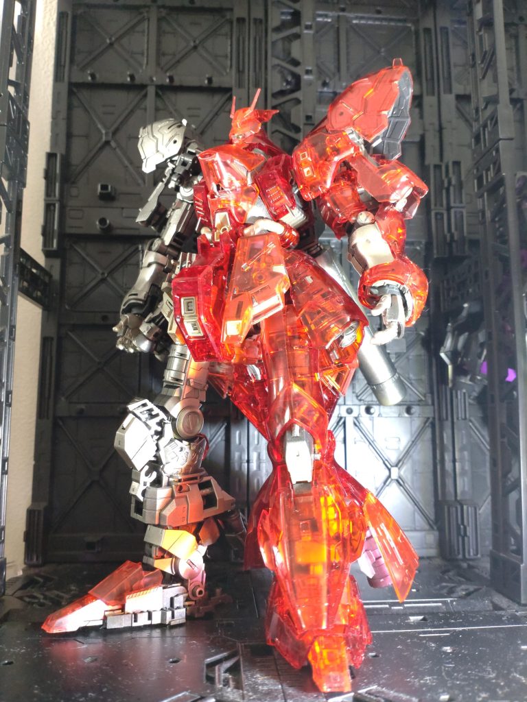 せっかくのクリア外装なので他の方がやっている磨きをかけてピカピカにしたいまずは内部をシャンパンゴールドで明るくして挑むことに