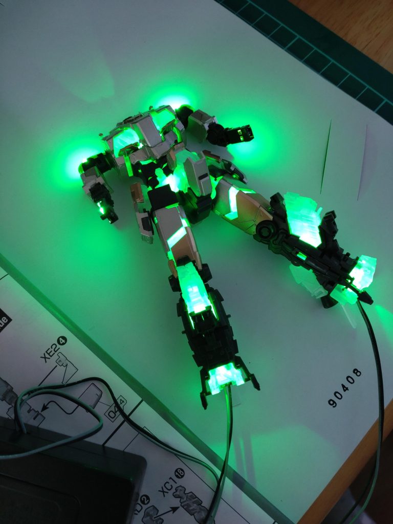 通電チェックこの瞬間が一番緊張しましたねここまできたら組み上げまではチェックは無しでした