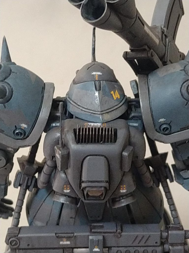 アンテナ、フィンを追加。スラスターをディテールアップ 