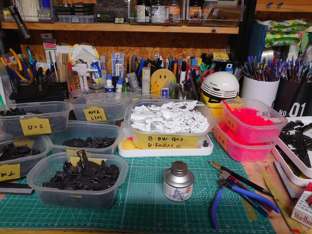 開けてビックリパーツの7割はABSこういう時はガイアマルチプライマー 