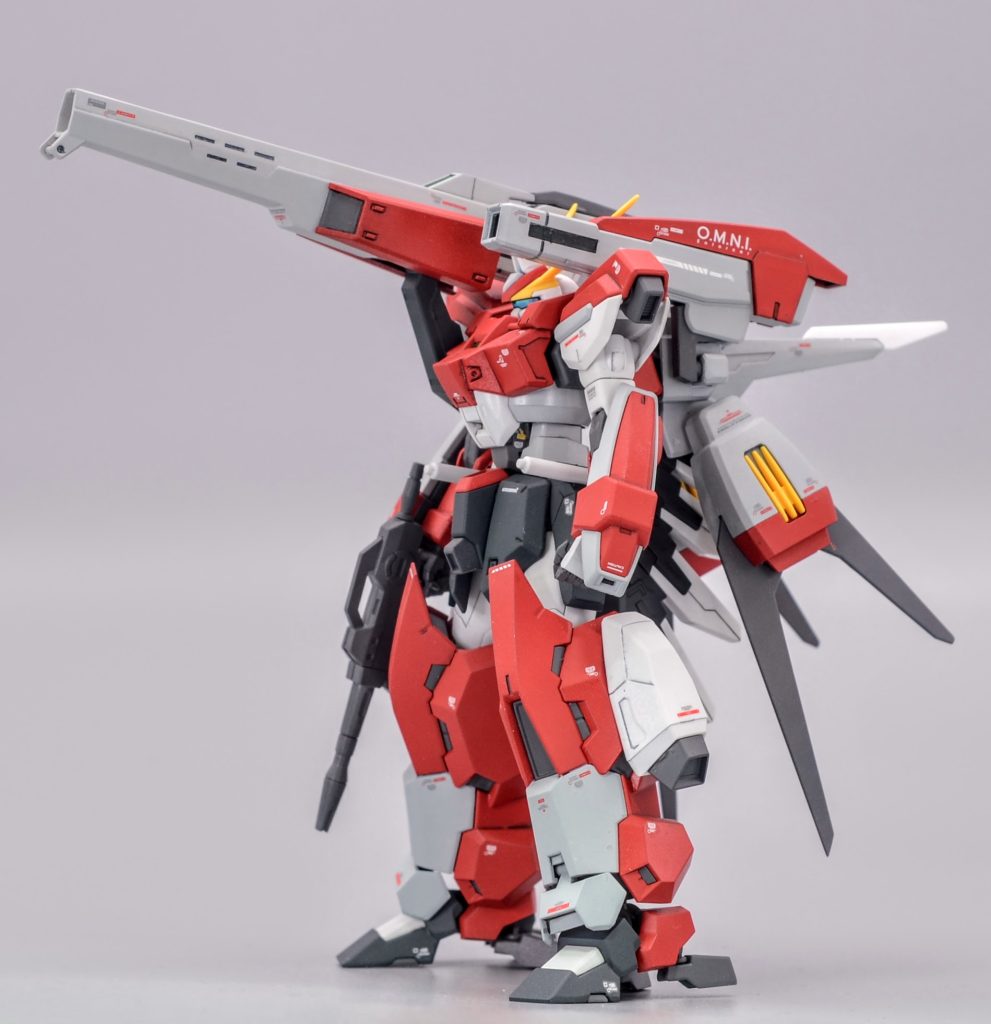 ビームキャノンは連射能力を犠牲に長距離狙撃が可能MS本体の動力がバッテリー式なのでバックパックに追加バッテリーを装着しています