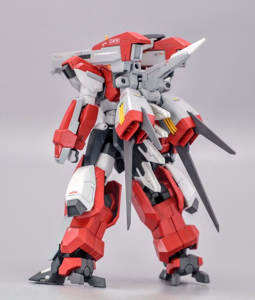 HGウィンダムをベースに水星キット等をミキシングしました特に膝関節はルブリスウルのC型ジョイントと互換性があるので無改造で取り付けることができました