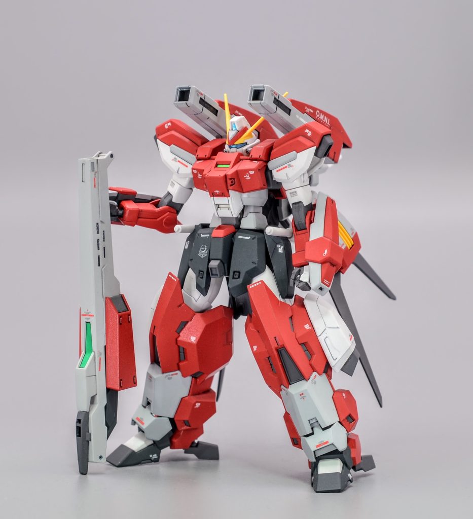 ウィンダムをベースに増加装甲を装備している設定です