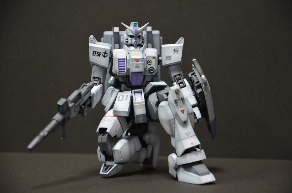 陸ガンがよくやってる姿勢。うまく決まらないのですが。