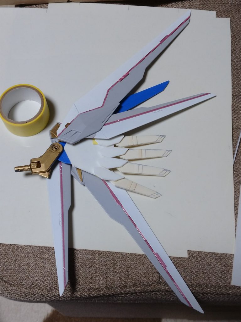 小羽根の位置・形状が画像によってマチマチなので困りました。