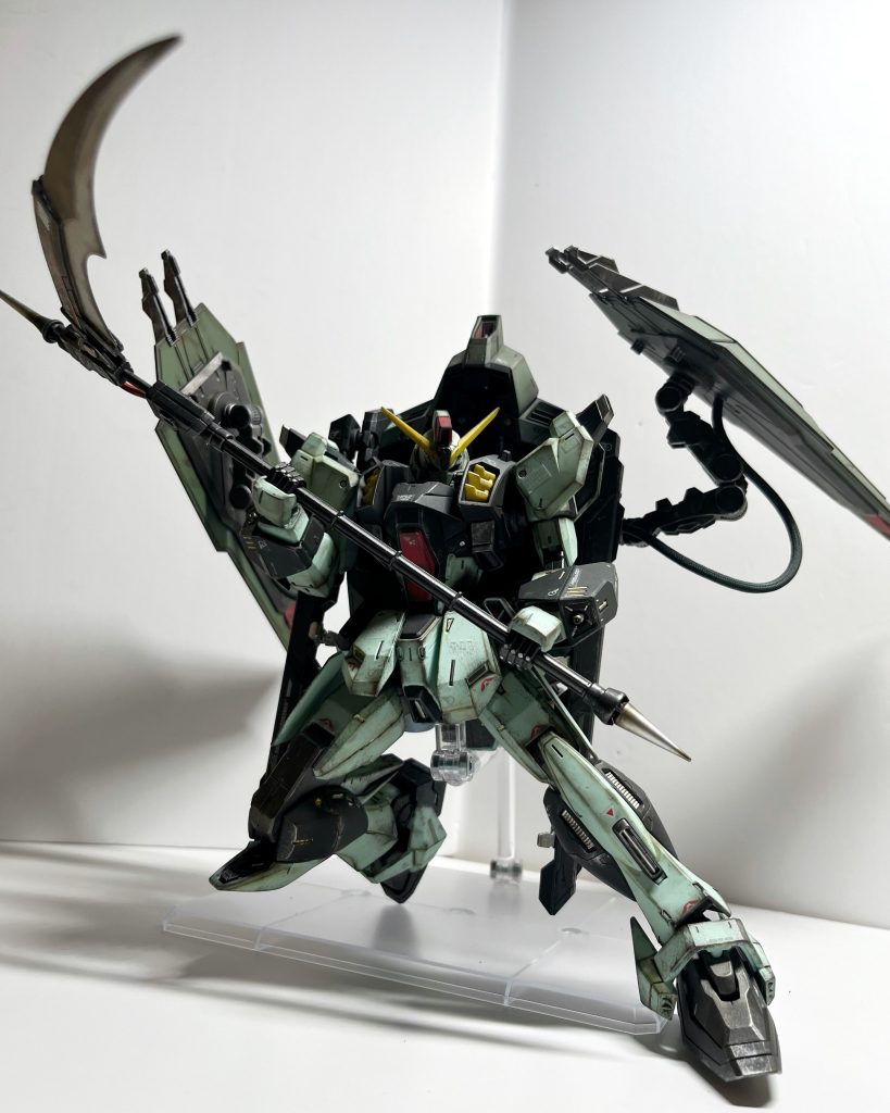手持ち武装は鎌一本。バックパックがとにかく重いです。ポロリ等は無いのですが重すぎてアクションベース8ですらギシギシします。