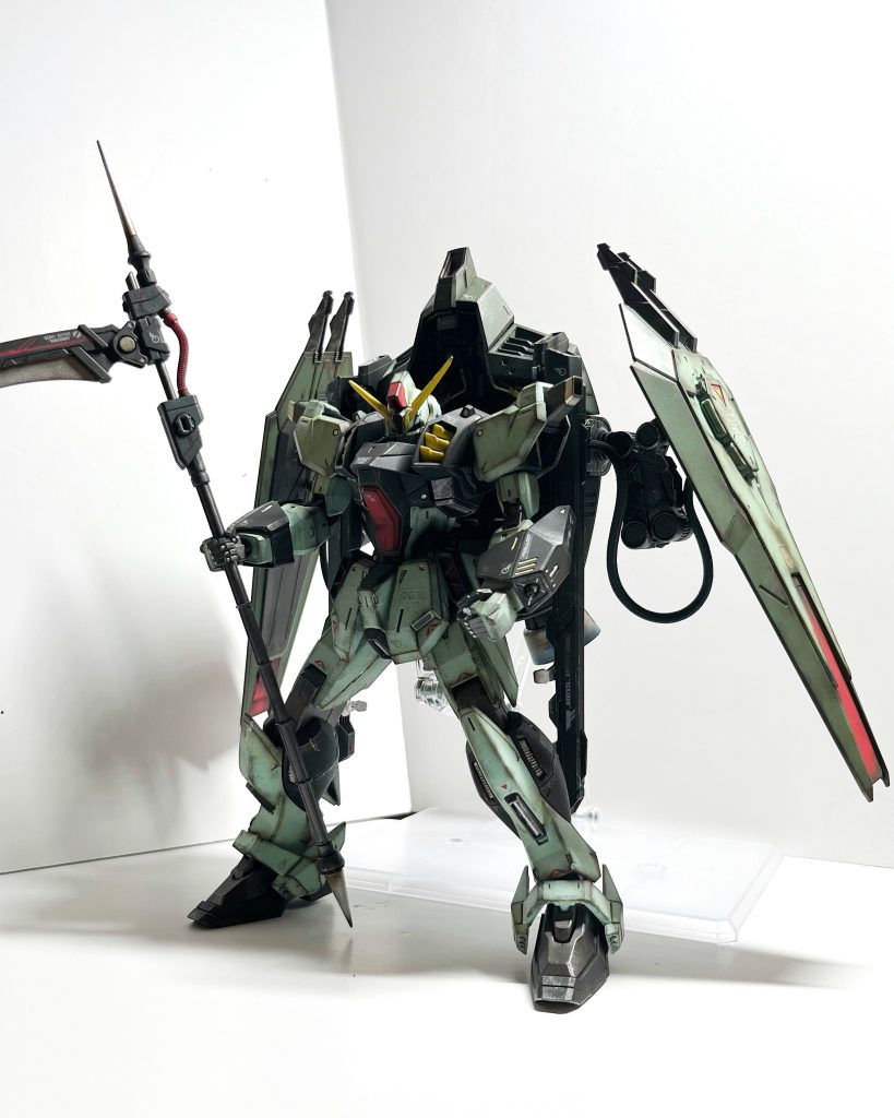 初めてのフルメカニクスでしたが、非常に良いキットで作っていて楽しかったです。普段あまり手を出さないガンダムタイプでしたが、今回も自分なりに製作出来ました。