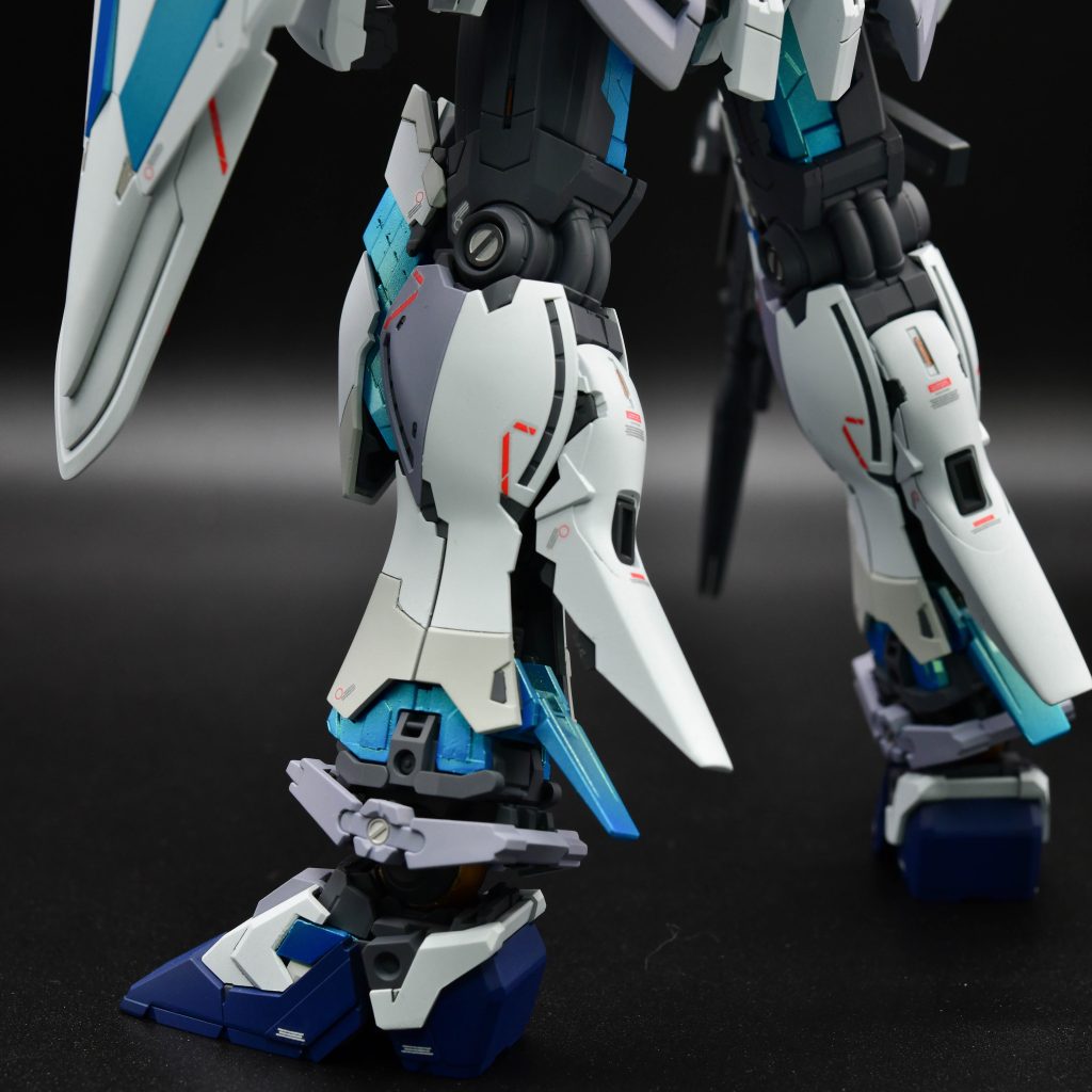 偏光パールは光の当たり方で微妙に色が変化するのが面白いです。