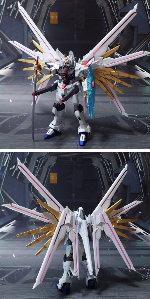 ディスラプター開放、翼のスライド展開、レールガン展開、ついでにビームシールドも展開して前後ろ。プラウドディフェンダーの翼は、スライド開閉を考慮して下地無しで塗装し、光沢でコートしつつテカテカさせました。