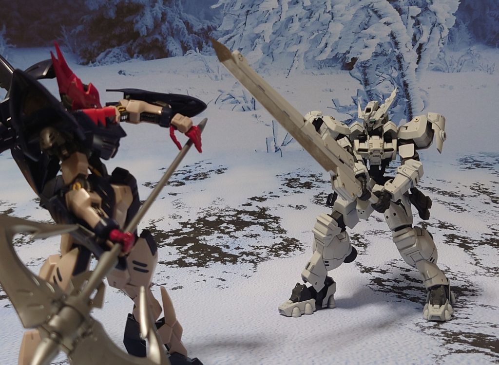 ガンダム・グレモリーとの対決、“巨大な錨”に対抗するは“巨大な刀”。