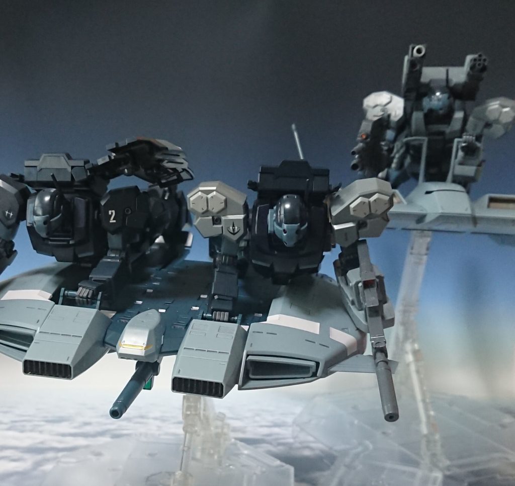 ここからはオマケ、過去作のジェスタ、ジェスタ・キャノンのガンダムマーカー素組み分を紹介。隊長機はキャノン用パーツを一部採用した、セミ・アーマー仕様となっています。