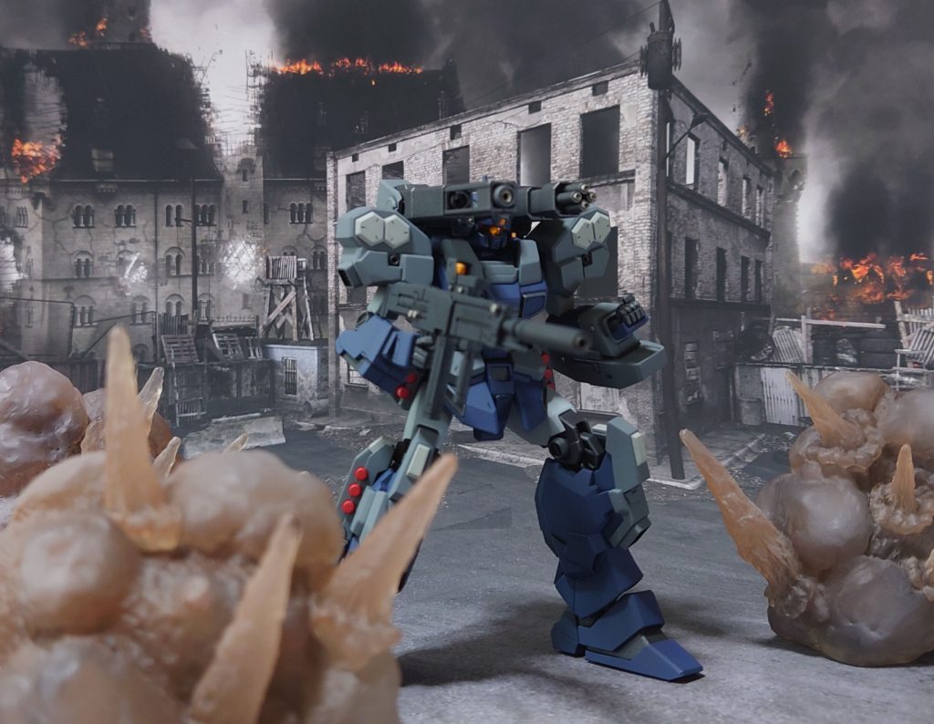 “下手に動くと、当たる。落ち着いて、良く狙って……”