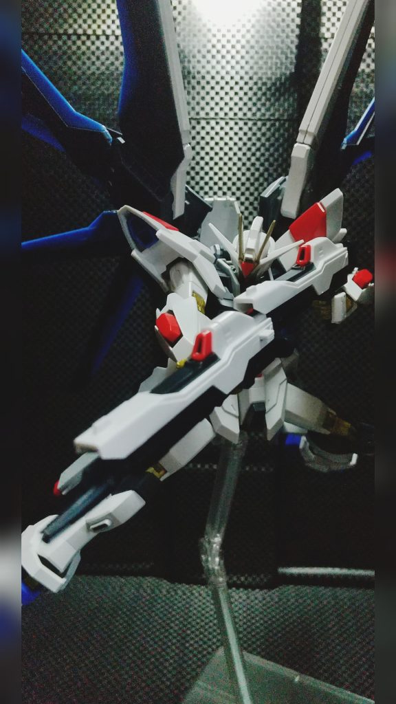 このロングライフル初めてちゃんと構えさせられた気がします(笑)