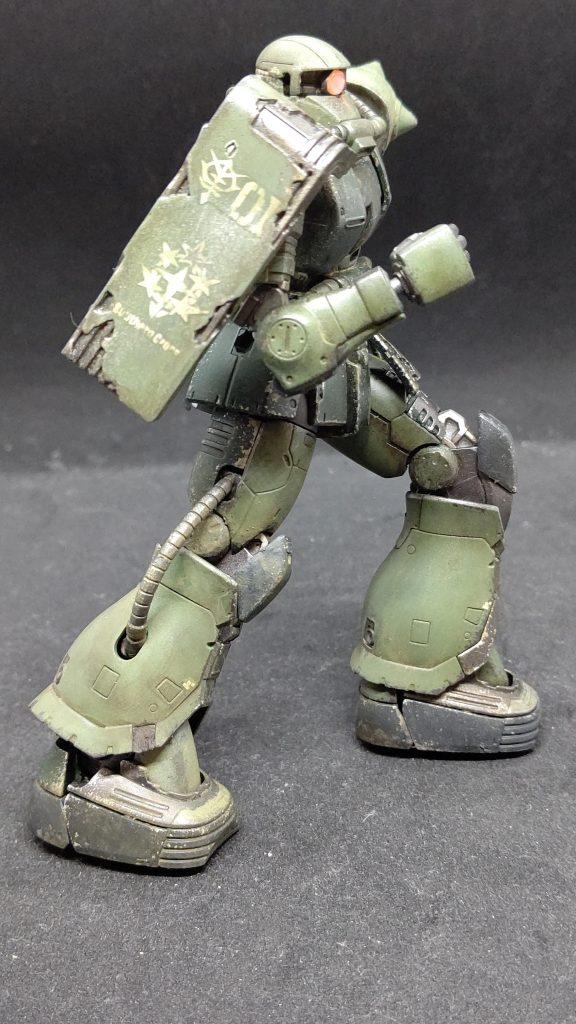 例の作画崩壊のポーズです。可動範囲が広いのでしっかり決まります。