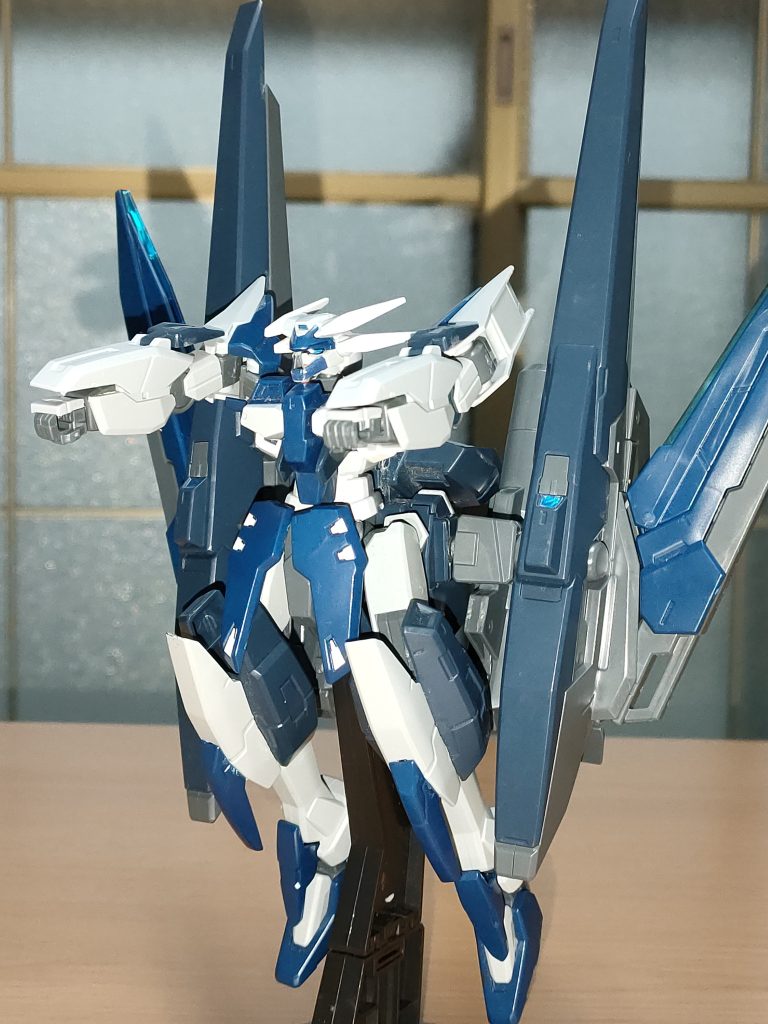 両腕のGNバルカン展開で面制圧。パーツの位置を差し替えるだけでOK