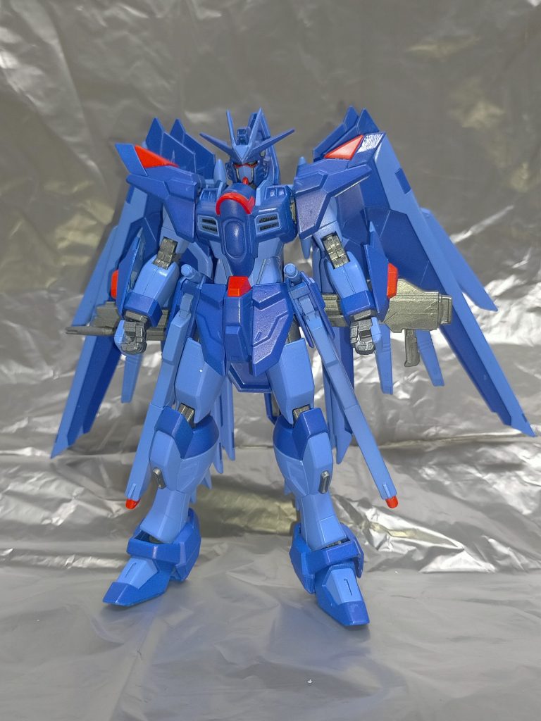 カラーリングのコンセプトは、成長途上のパイロットが乗りそうなちょっと強めの量産( 先行試作)機。ていうか量産機っぽく見える？？