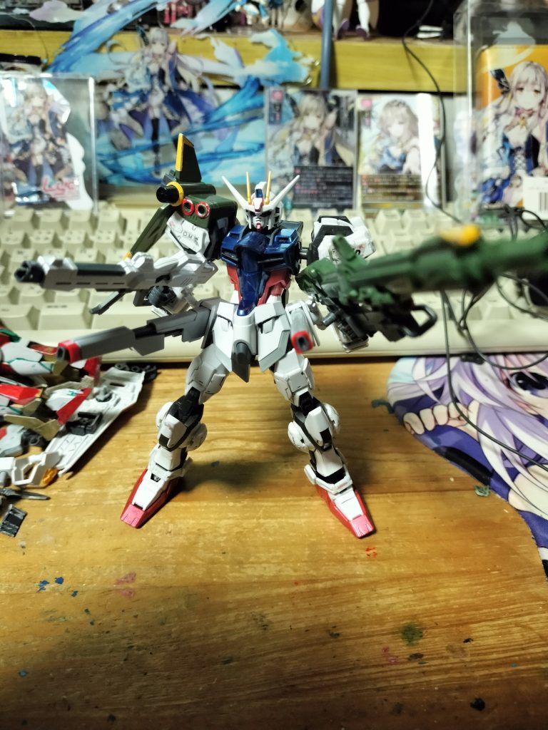 フルバースト　以上です　あえて射撃用にとしてライジングフリーダムのレールガンに換装しました　ソードは多分刀&さやとアーマーシュナイダーが入ったスカートに換装かな　あえてそこも換装として扱う設定　まあこのライチャー装備のエネルギー消費はやばいね多分(；・∀・)