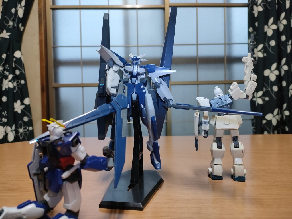 GNソードライフルで切り払う姿。