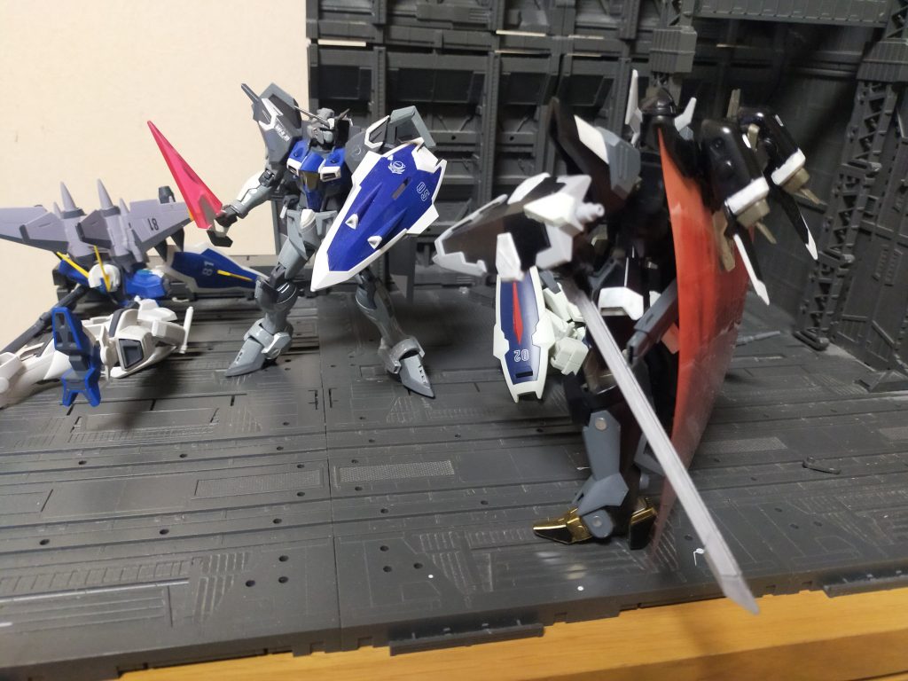 あったかもしれない種自由の1幕エンデュミオン基地所属の地球連合艦隊の壊滅を受け、急遽増援を出そうとした地球連合軍の一部隊。だがブラックナイトスコードサムライの襲撃を受け、足止めを食っていた。そこで地球連合が開発していたGAT-X05インドーミットウィンダムが出撃することになった。「こいつらをやったのはお前か？」