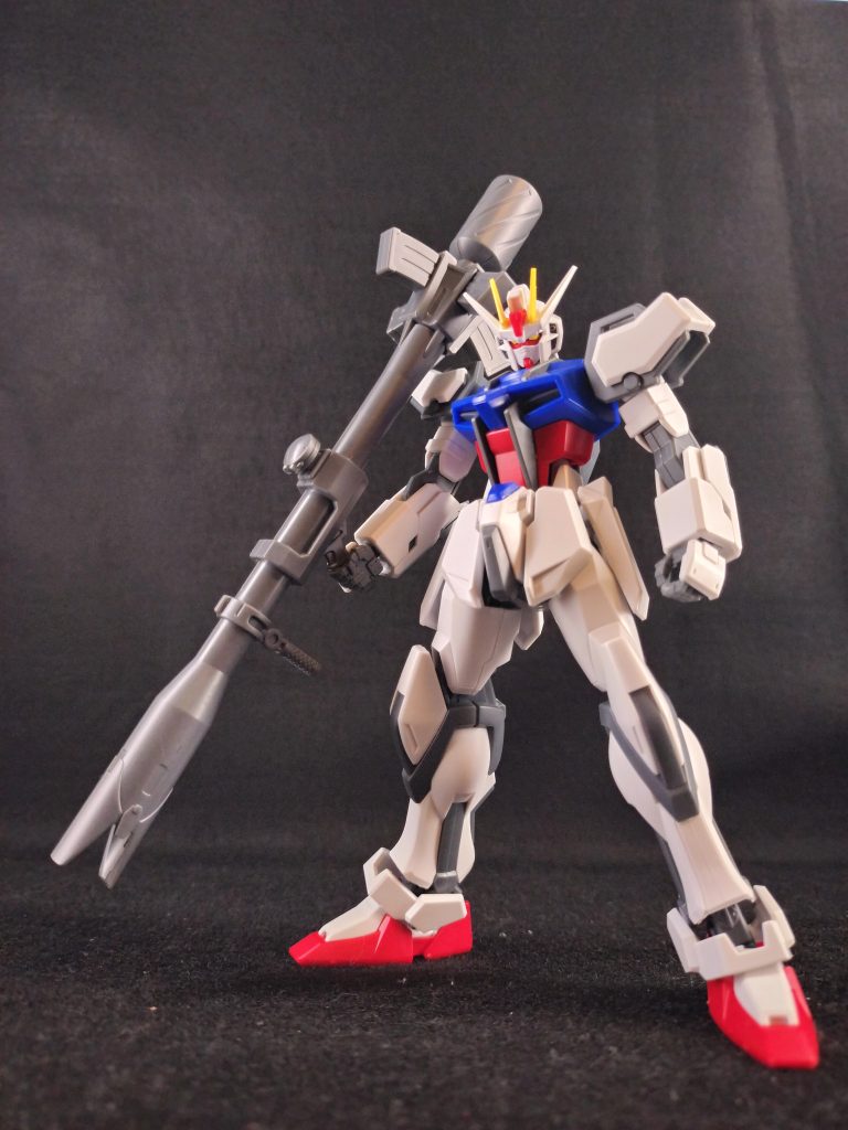 バズーカ。劇中より某連ザの方が印象あるのは僕だけ？かなりデカくて迫力ありました。