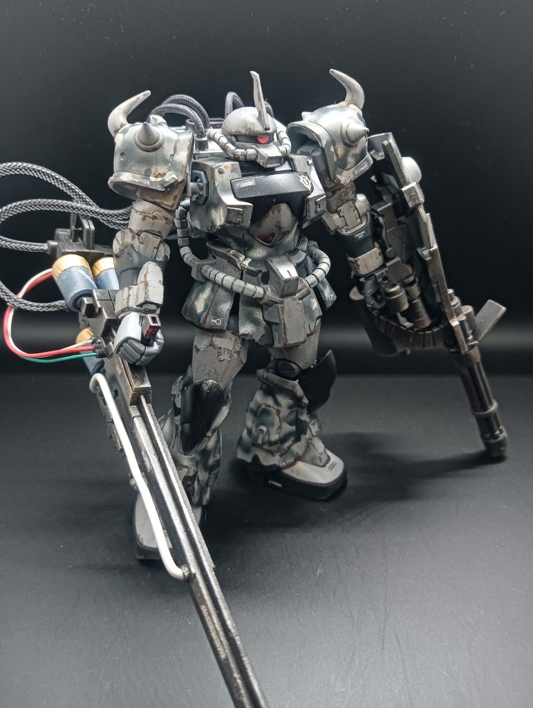 ただ塗装するだけじゃおもしろくないような気がしたので、MGウイングガンダムのバスターライフルを装備させてみました(gandam-hand2)