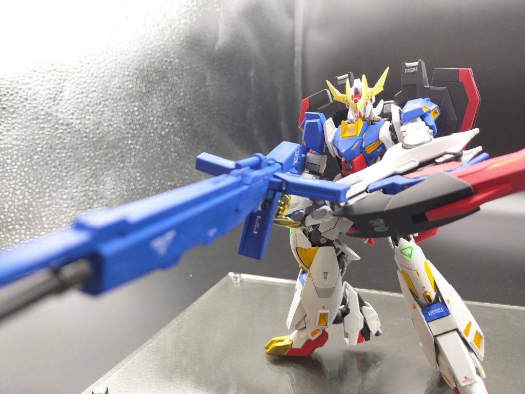 超長距離からMAを狙撃する為のハイパーメガーランチャーを使用。 