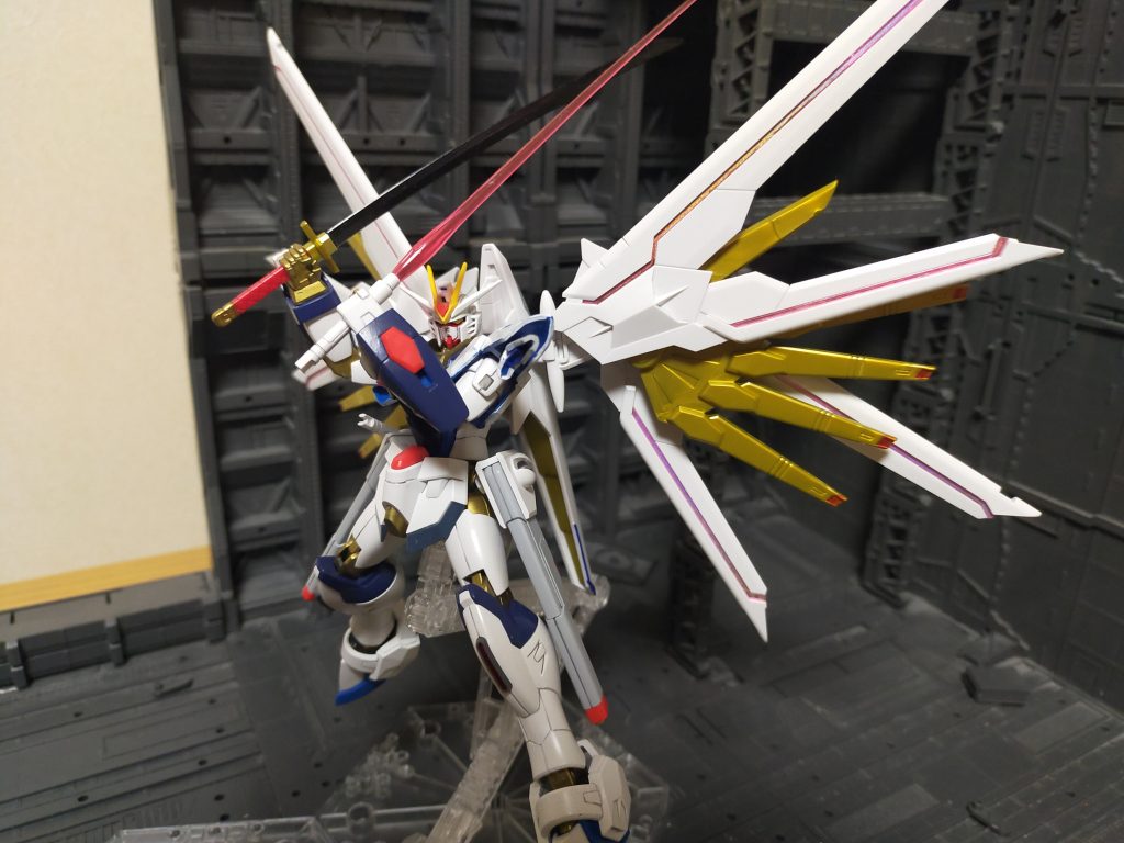 カルラ戦のフツノミタマ+ビームサーベルの二刀流だ!