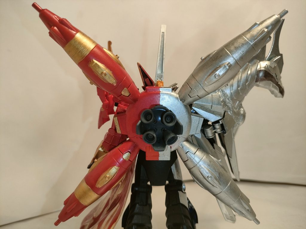 ドレッドノート部分が少なすぎて急遽背中のドラグーンも取り付けてカラーリング分けをしました。