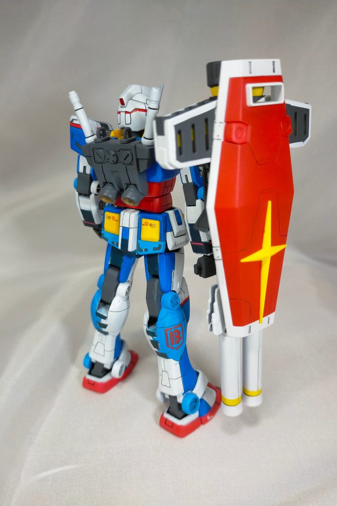 RGガンダムのバズーカ二丁をシールドに懸架させた武器になります。ハウトゥビルド通りのパーツ構成にできなかったのが悔やまれます。また、部品注文にてデカールを購入することが出来たのでこれも追加しました。