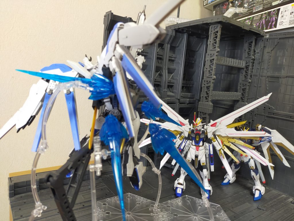 マイフリ「広域放電!」バエル「ぐわぁぁぁぁぁあ!!」