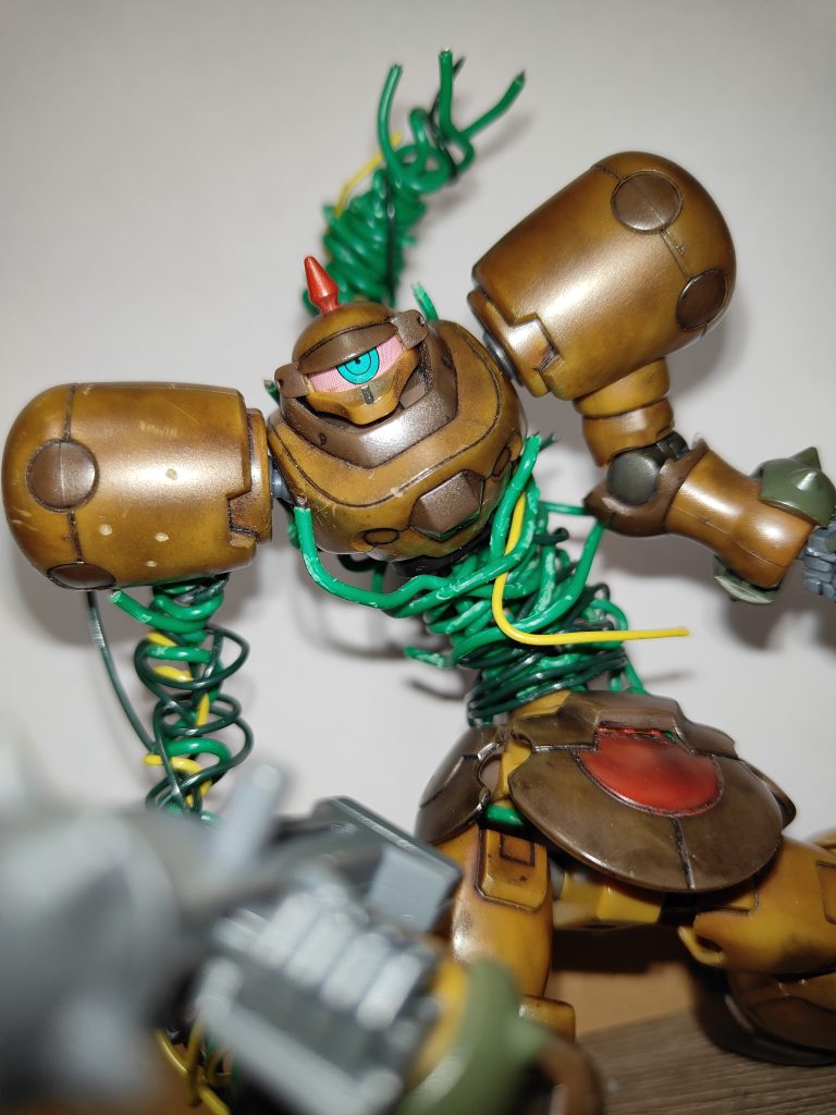 全体的にスミ入れとウェザリングマスターで汚しています