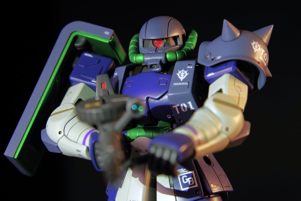 グリーンブーツ隊は連邦の白い悪魔に敗れ、ボロボロになりながらも生き延びた兵士で構成されています。デニムもいます。