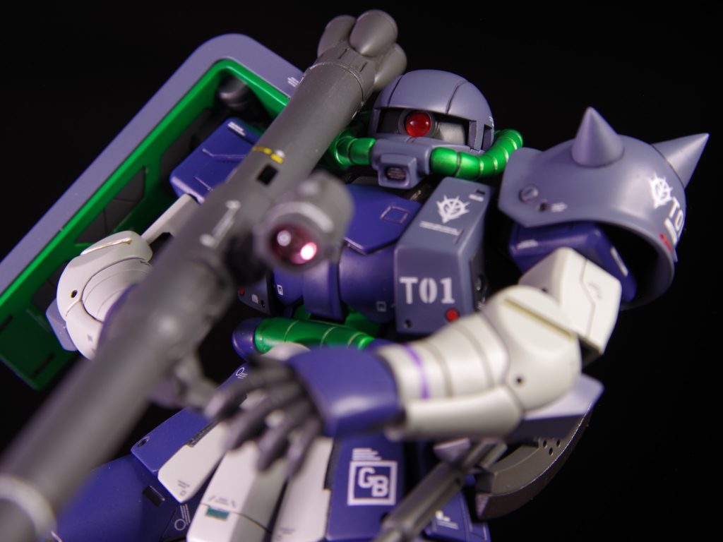 その後ジオニック社からMS-06T ザク・トレーナーの改修機、武器評価用MS試験機 MS-06T01 ZAKUⅡ Tang(タング=中子:刃物の刃部と持ち手を繋ぐ部分のこと。支える物の意)を貰ったという妄想です(zaku-kao2)