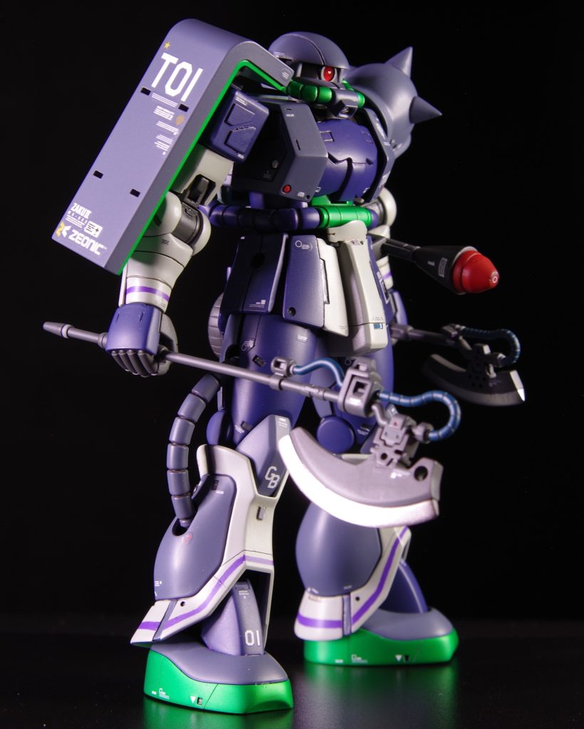 部隊名の通り、彼らが乗るザクの足はグリーンです。これは他のザクとの差別化が目的。また、部隊名はエベレスト山脈のランドマークとなっている身元不明の遺体につけられた呼称『グリーンブーツ』から取られています。命名はシャアです。(地球育ちだから)