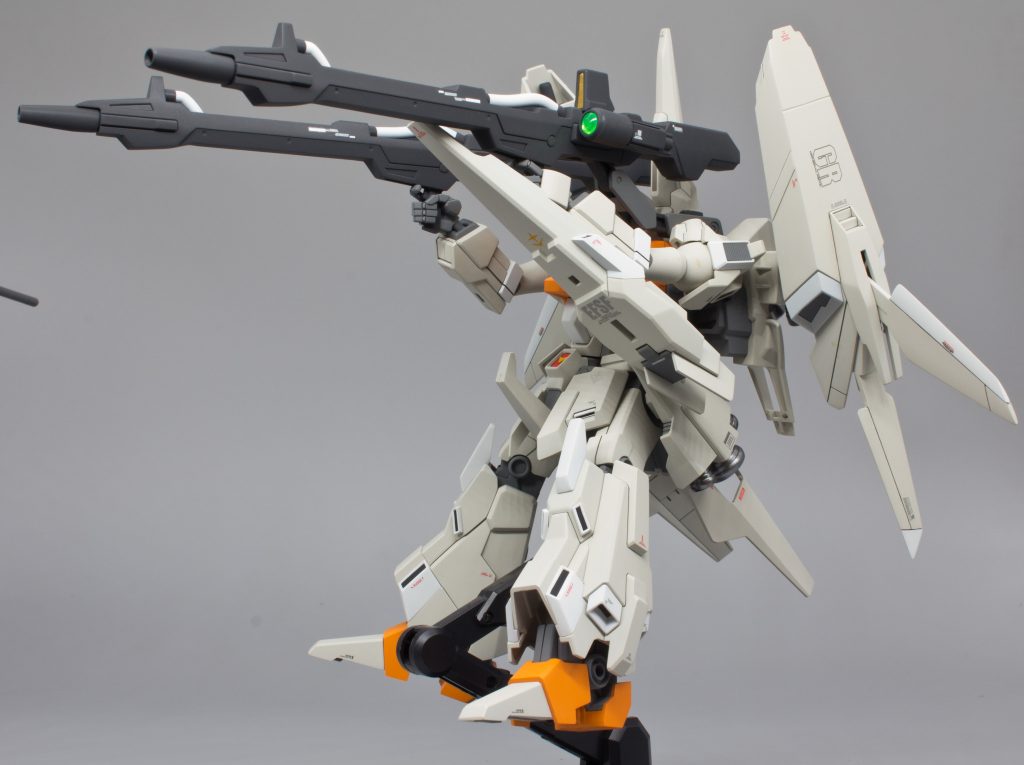 ただ、キットは合わせ目消しや後ハメ加工が結構な箇所に必要となるのでかなり手間取りました苦💦